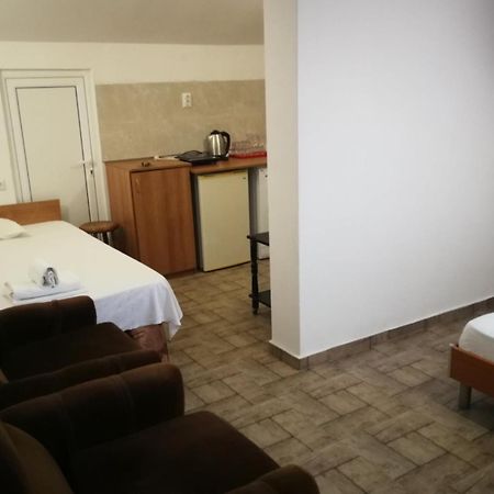 Hrisi Hotel Черноморец Екстериор снимка
