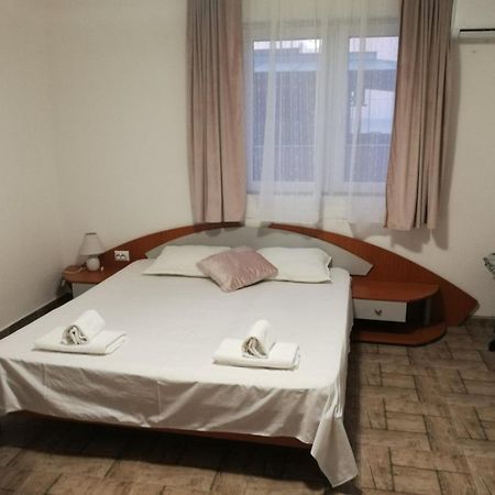 Hrisi Hotel Черноморец Екстериор снимка