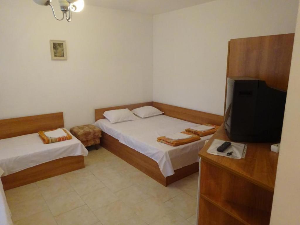 Hrisi Hotel Черноморец Екстериор снимка