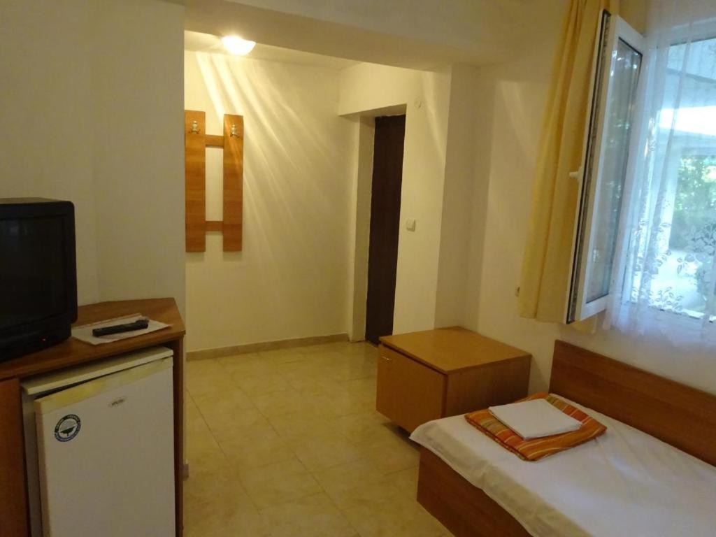 Hrisi Hotel Черноморец Екстериор снимка
