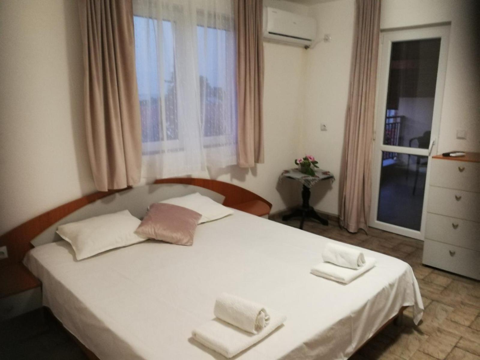Hrisi Hotel Черноморец Екстериор снимка